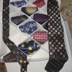 PINK Victoria's Secret Black and Gold Geometric Tie